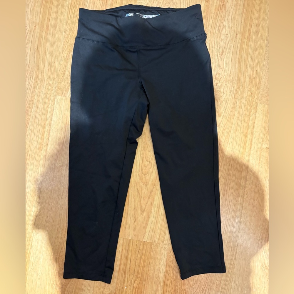Avia Grey Capri Leggings